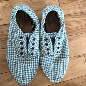Toms shoes
